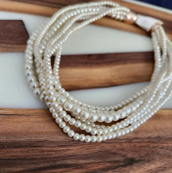 Glass  Pearl Twisted Choker Necklace - Picture 3 of 8